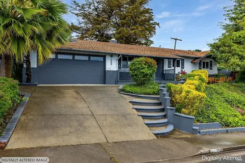 Exterior - 160 Bergwall Way, Vallejo, CA 94591 photo 4 of 20