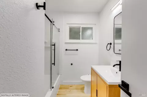 Bath - 160 Bergwall Way, Vallejo, CA 94591 photo 1 of 3