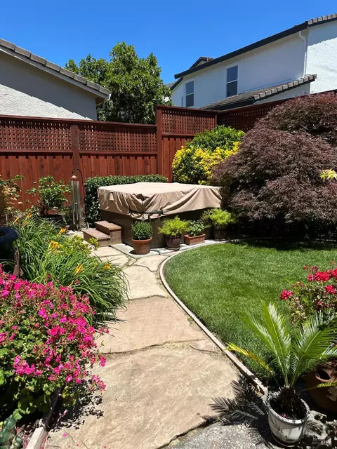 Exterior - 368 Decanter Cir, Windsor, CA 95492 photo 6 of 7