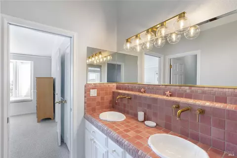 Bath - 20178 Osprey Dr, Bodega Bay, CA 94923 photo 8 of 9