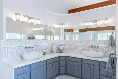 Bath - 20178 Osprey Dr, Bodega Bay, CA 94923 photo 1 of 9