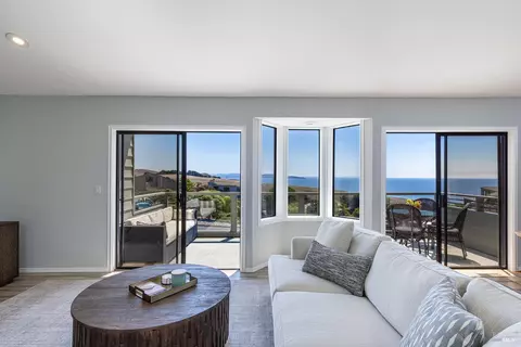 Living - 20178 Osprey Dr, Bodega Bay, CA 94923 photo 4 of 6