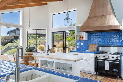 Kitchen - 20178 Osprey Dr, Bodega Bay, CA 94923 photo 2 of 6