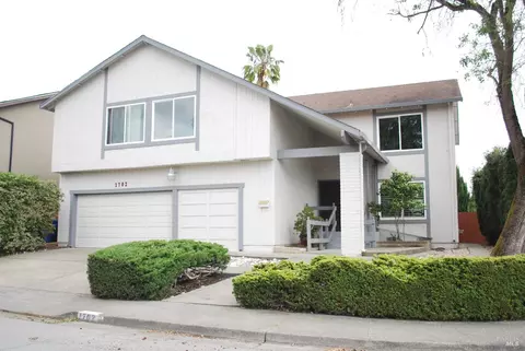 1702 Capistrano Dr, Petaluma, CA 94954