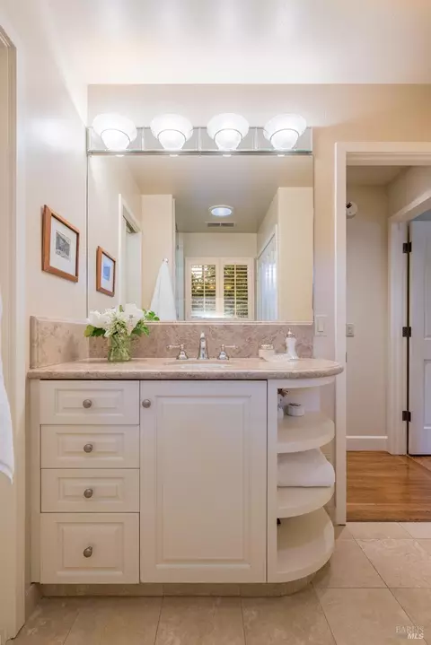 Bath - 590 4th St E, Sonoma, CA 95476 photo 2 of 4