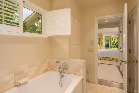 Bath - 590 4th St E, Sonoma, CA 95476 photo 4 of 4