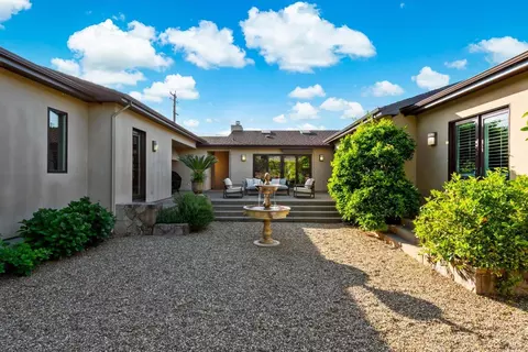 977 Pratt Ave, Saint Helena, CA 94574