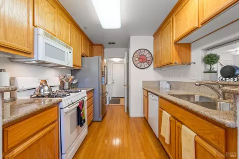Kitchen - 171 Rogue Ct, Fairfield, CA 94534 photo 1 of 3