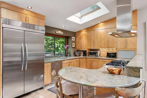 Kitchen - 399 Marion Ave, Mill Valley, CA 94941 photo 2 of 3