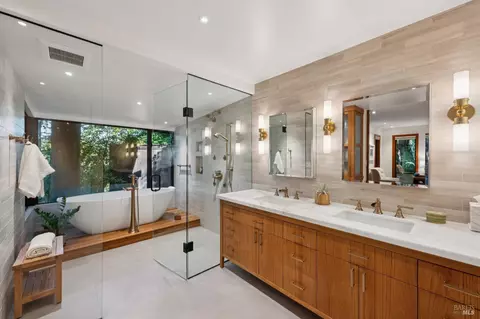 Bath - 399 Marion Ave, Mill Valley, CA 94941 photo 2 of 6