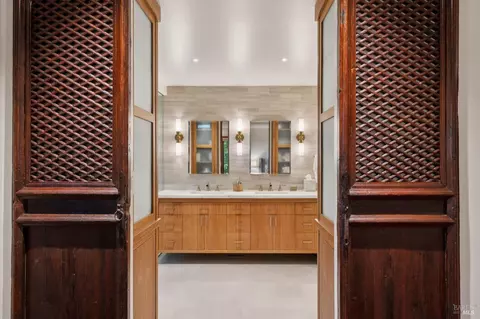 Bath - 399 Marion Ave, Mill Valley, CA 94941 photo 1 of 6