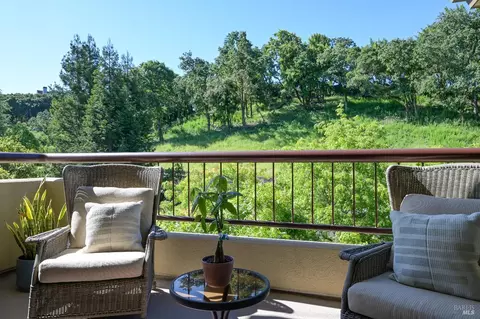 400 Deer Valley Rd #5F, San Rafael, CA 94903