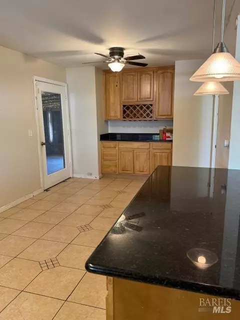 319 Ladera Dr, Vallejo, CA 94591 photo 4