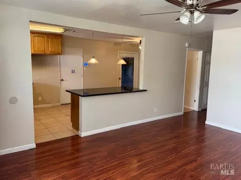 319 Ladera Dr, Vallejo, CA 94591 photo 2