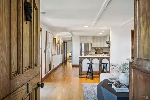 Entry Way - 104 Bulkley Ave #1, Sausalito, CA 94965 photo 1 of 2