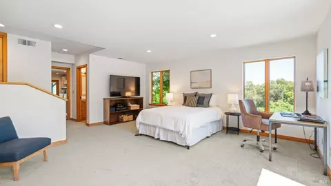 Bedroom - 6355 Mountain View Ranch Rd, Healdsburg, CA 95448 photo 4 of 6