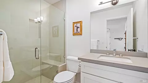 Bath - 6355 Mountain View Ranch Rd, Healdsburg, CA 95448 photo 6 of 6