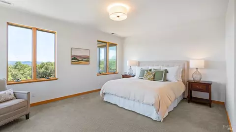 Bedroom - 6355 Mountain View Ranch Rd, Healdsburg, CA 95448 photo 1 of 6
