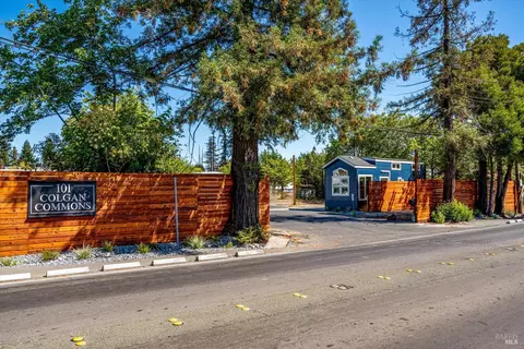 101 Colgan Ave #2, Santa Rosa, CA 95404