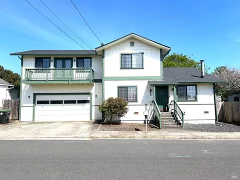 116 Spring St, Fort Bragg, CA 95437