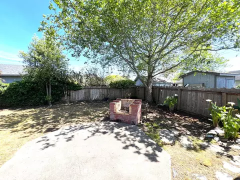 Exterior - 116 Spring St, Fort Bragg, CA 95437 photo 3 of 4