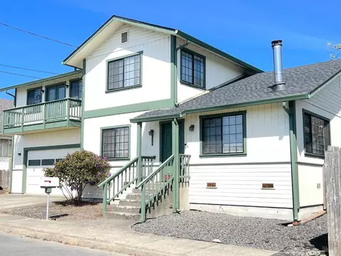 116 Spring St, Fort Bragg, CA 95437