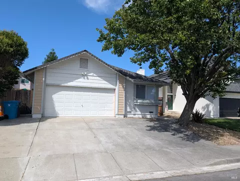 349 Zachary Dr, Vacaville, CA 95687