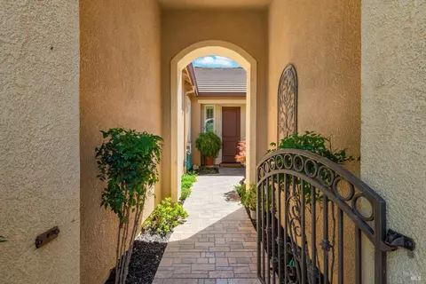 Exterior - 4473 Avondale Cir, Fairfield, CA 94533 photo 5 of 26
