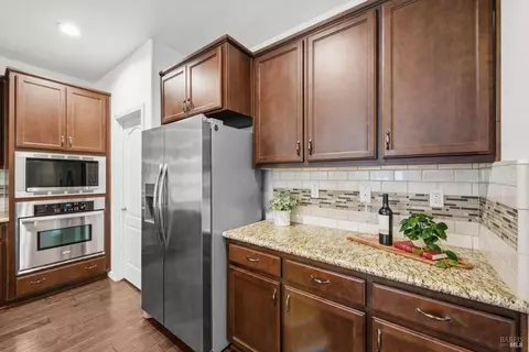 Kitchen - 4473 Avondale Cir, Fairfield, CA 94533 photo 5 of 10