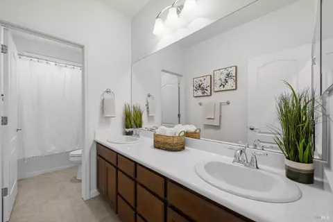 Bath - 4473 Avondale Cir, Fairfield, CA 94533 photo 2 of 4