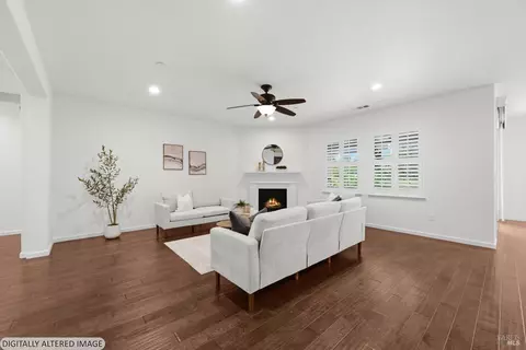 Living - 4473 Avondale Cir, Fairfield, CA 94533 photo 7 of 9