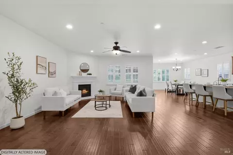 Living - 4473 Avondale Cir, Fairfield, CA 94533 photo 6 of 9