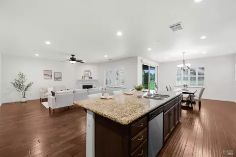 Entry Way - 4473 Avondale Cir, Fairfield, CA 94533 photo 1 of 8