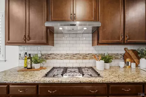 Kitchen - 4473 Avondale Cir, Fairfield, CA 94533 photo 7 of 10