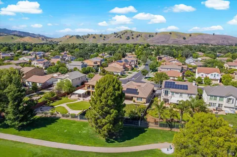 View/Area - 4473 Avondale Cir, Fairfield, CA 94533 photo 8 of 16