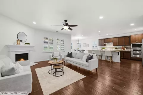 Living - 4473 Avondale Cir, Fairfield, CA 94533 photo 4 of 9