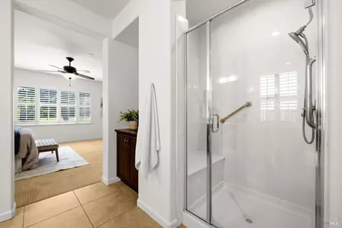 Bath - 4473 Avondale Cir, Fairfield, CA 94533 photo 1 of 4