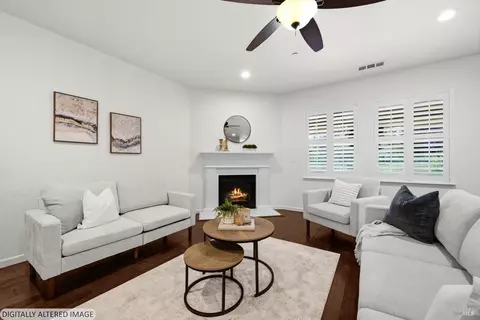 Living - 4473 Avondale Cir, Fairfield, CA 94533 photo 3 of 9