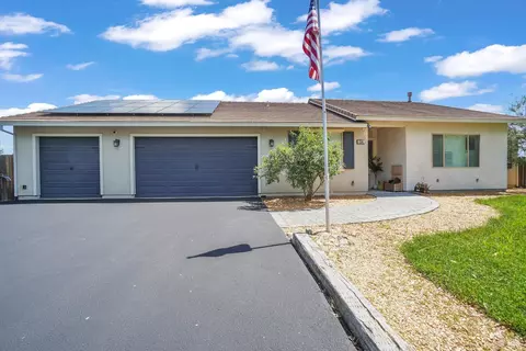 8304 Shadi Ln, Winters, CA 95694