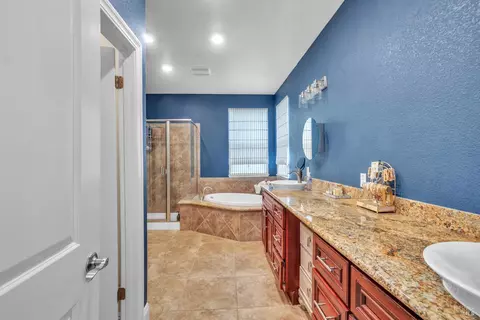 Bath - 8304 Shadi Ln, Winters, CA 95694 photo 4 of 8