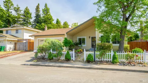 863 Holly Ave, Rohnert Park, CA 94928