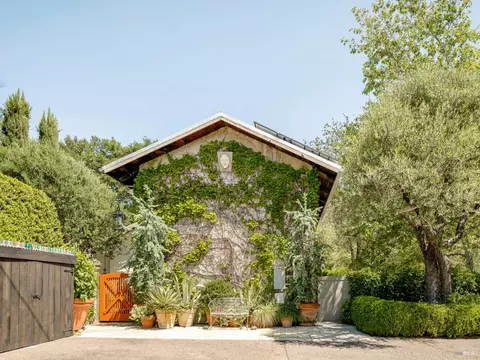 1015 Geysers Rd, Cloverdale, CA 95425