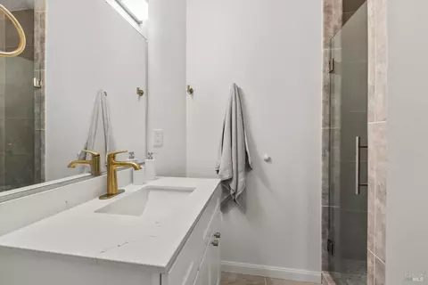 Bath - 4119 Campini Estates Dr, Vacaville, CA 95688 photo 8 of 11
