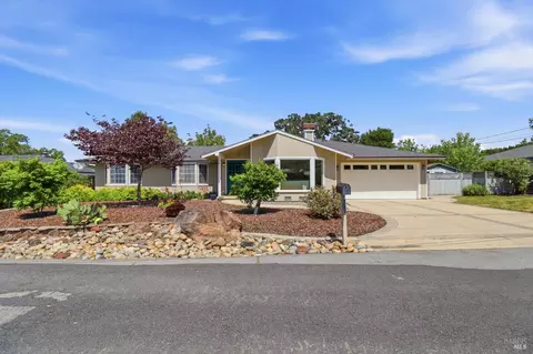 20 Pillsbury Ln, Novato, CA 94947