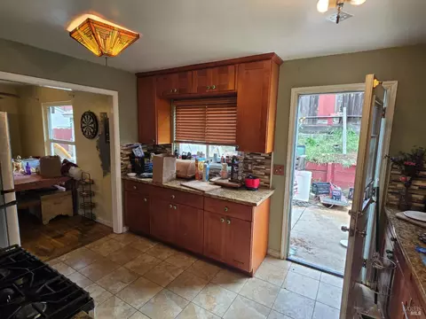 Kitchen - 626 Rollingwood Dr, Vallejo, CA 94591 photo 3 of 4