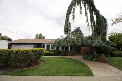 Exterior - 875 Sievers Way, Dixon, CA 95620 photo 2 of 7
