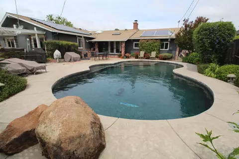 Exterior - 875 Sievers Way, Dixon, CA 95620 photo 6 of 7