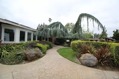 Exterior - 875 Sievers Way, Dixon, CA 95620 photo 3 of 7