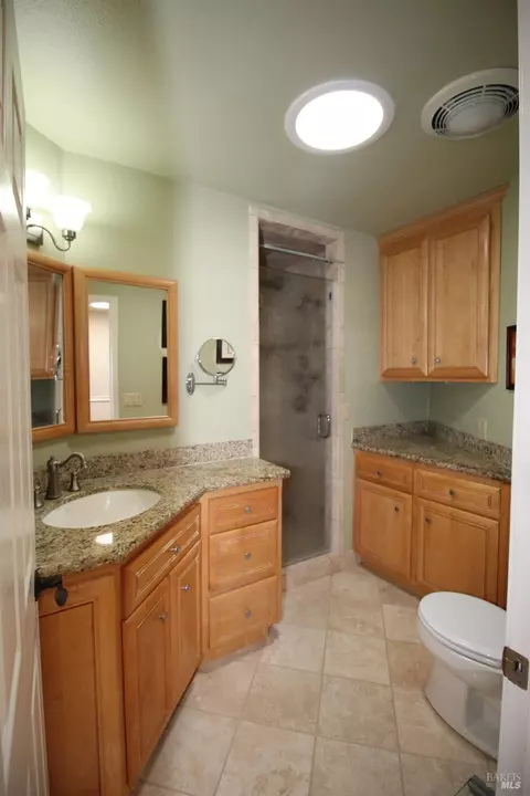 Bath - 875 Sievers Way, Dixon, CA 95620 photo 1 of 8