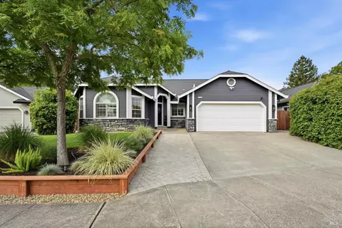 6183 Marsi Ct, Windsor, CA 95492